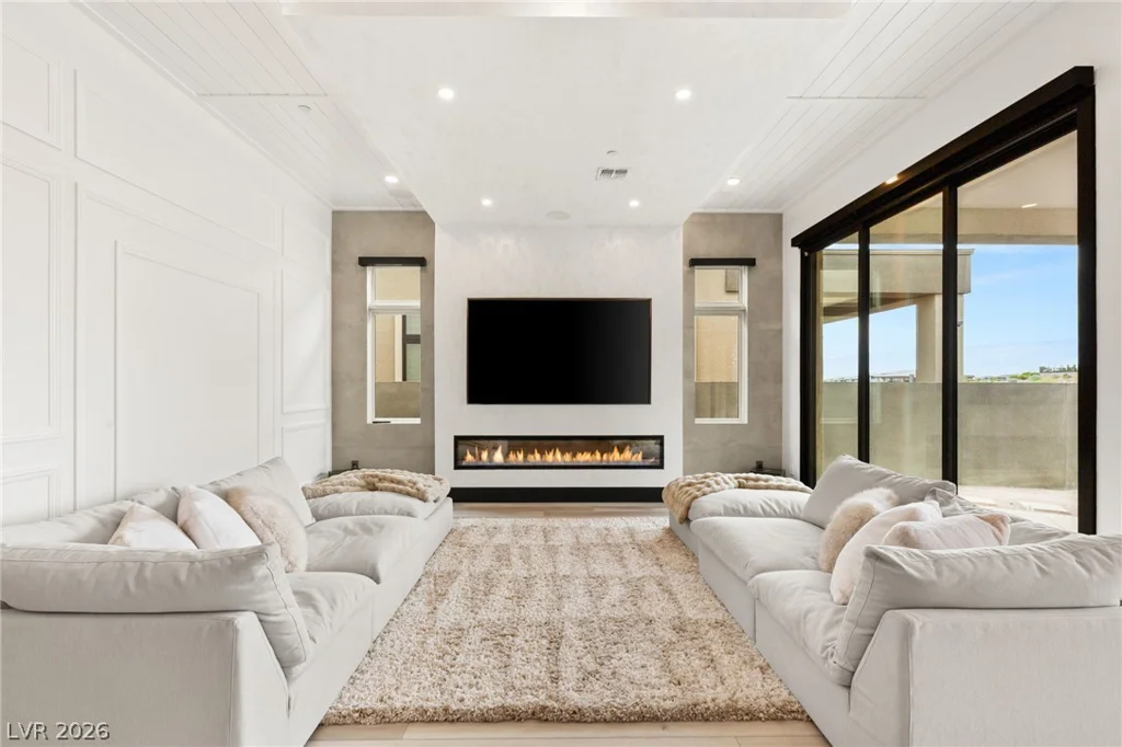 11041 Concord Valley, Las Vegas, NV 89135