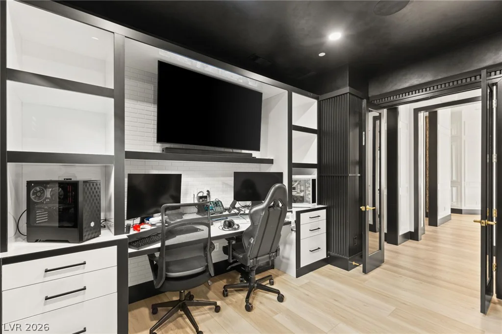 11041 Concord Valley, Las Vegas, NV 89135