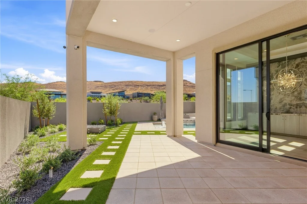 11041 Concord Valley, Las Vegas, NV 89135