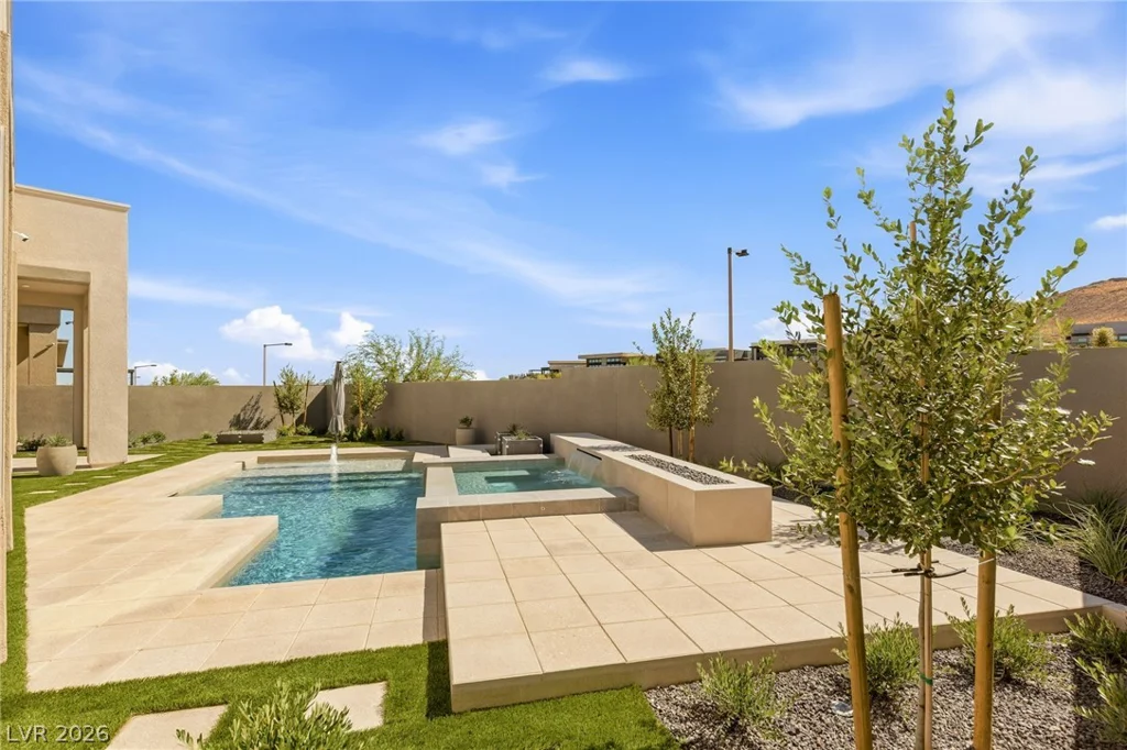 11041 Concord Valley, Las Vegas, NV 89135