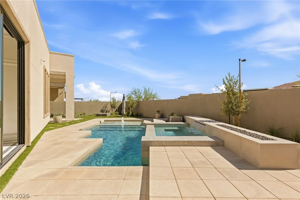 11041 Concord Valley, Las Vegas, NV 89135