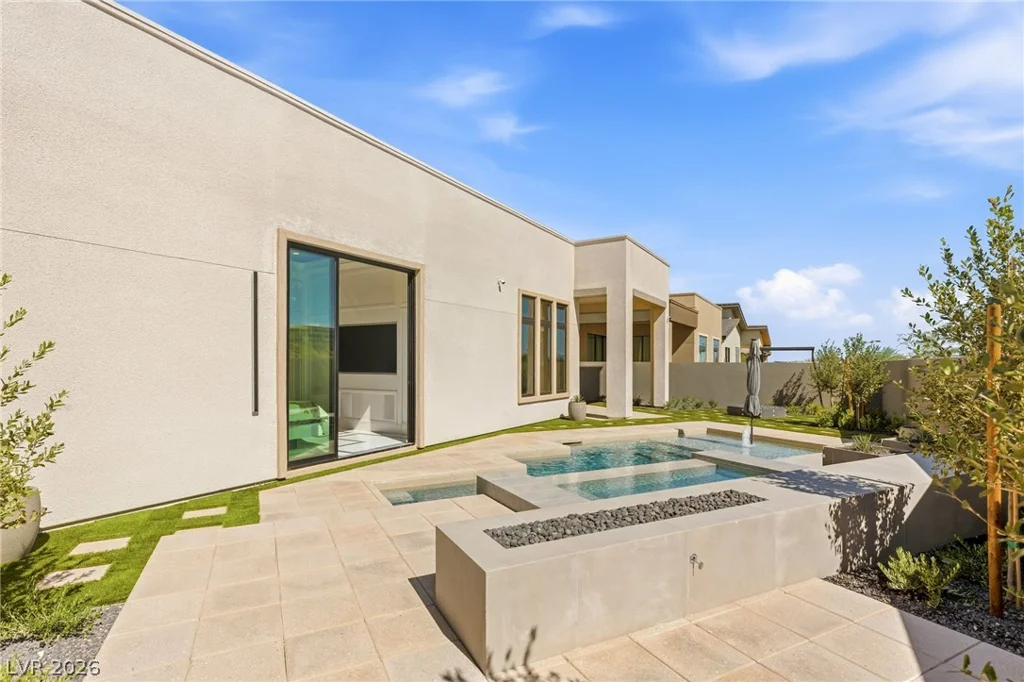 11041 Concord Valley, Las Vegas, NV 89135