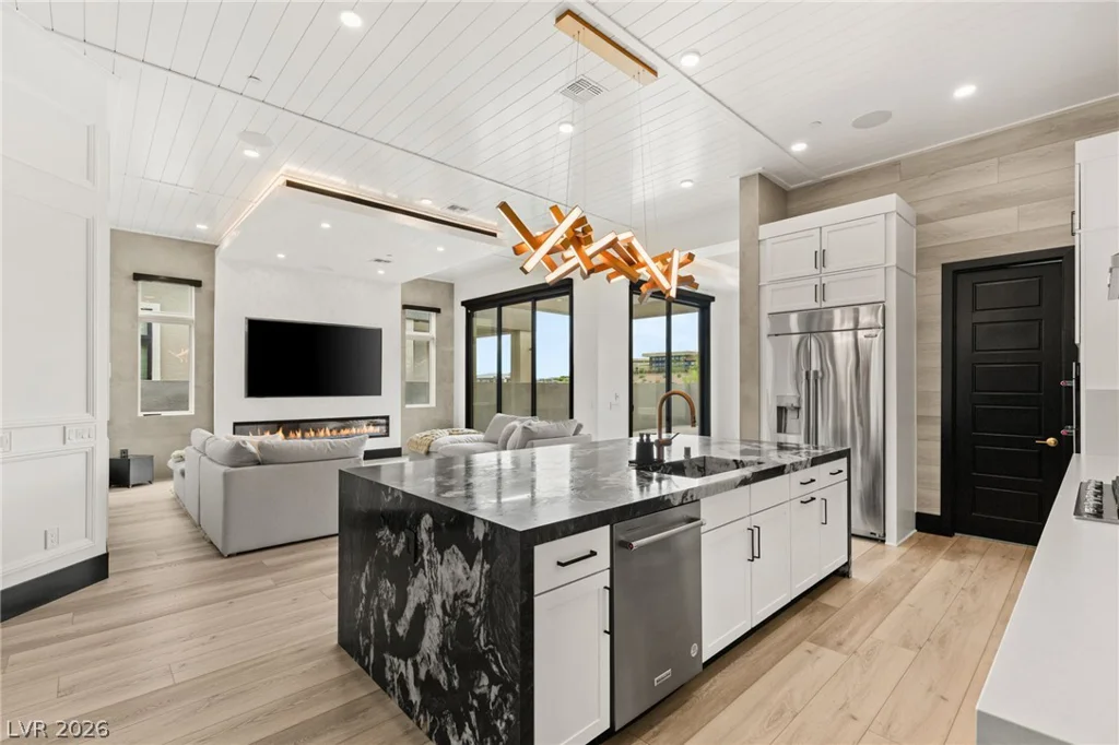 11041 Concord Valley, Las Vegas, NV 89135