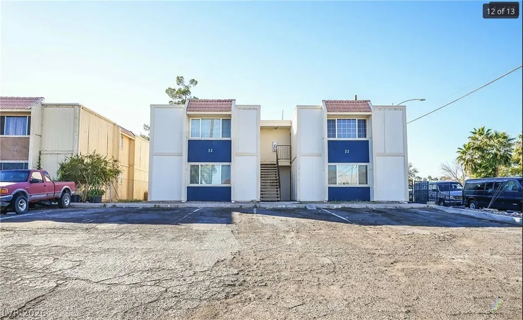 32 Gold Bar, Las Vegas, NV 89110