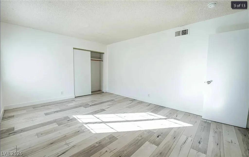 32 Gold Bar, Las Vegas, NV 89110