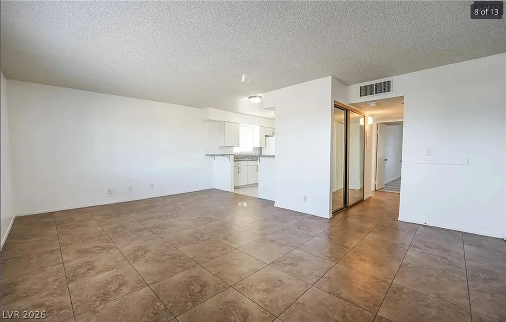 32 Gold Bar, Las Vegas, NV 89110