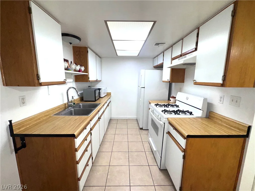 461 Lamb, Las Vegas, NV 89110