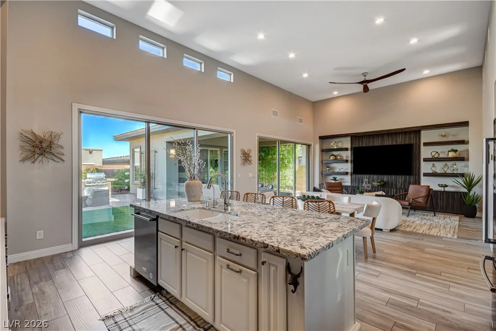 6706 Desert Crimson, Las Vegas, NV 89148