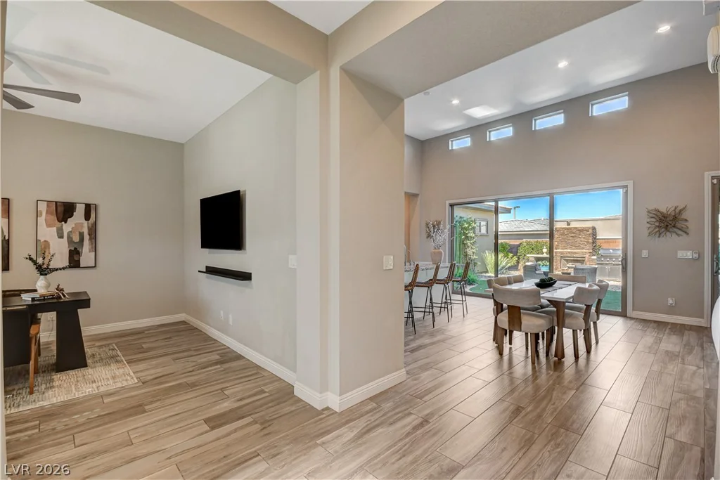 6706 Desert Crimson, Las Vegas, NV 89148