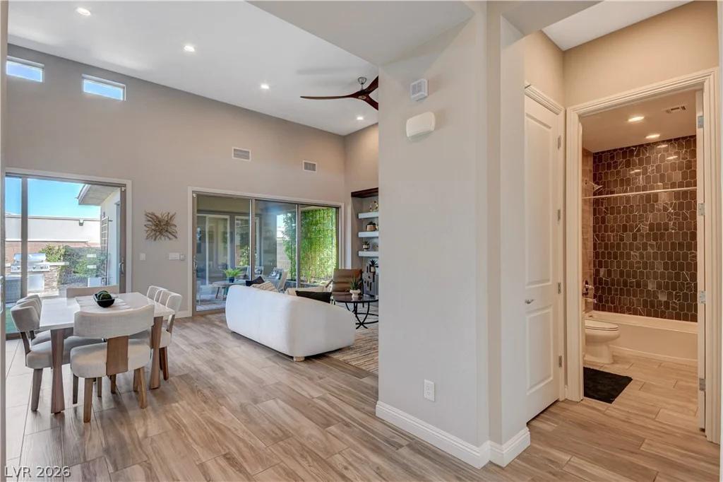 6706 Desert Crimson, Las Vegas, NV 89148