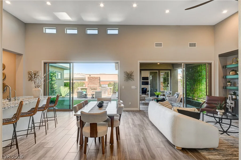 6706 Desert Crimson, Las Vegas, NV 89148