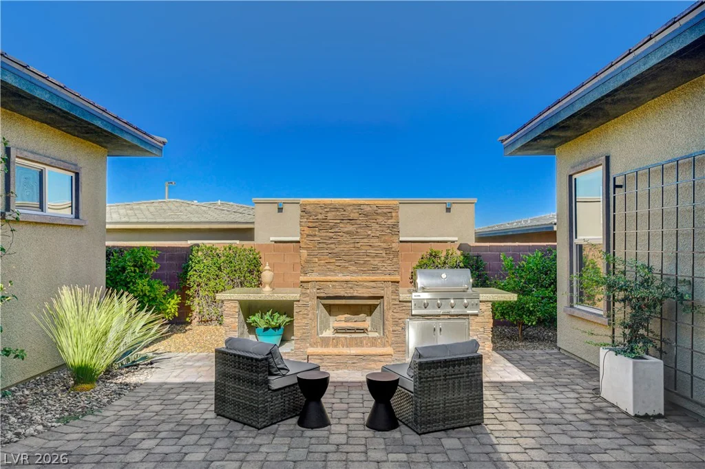 6706 Desert Crimson, Las Vegas, NV 89148