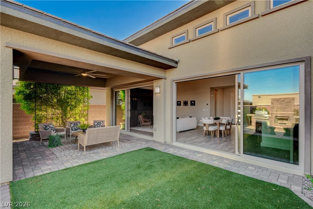 6706 Desert Crimson, Las Vegas, NV 89148