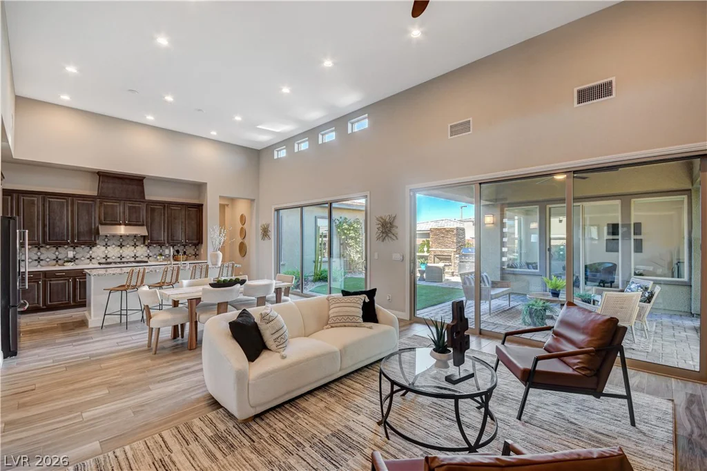6706 Desert Crimson, Las Vegas, NV 89148