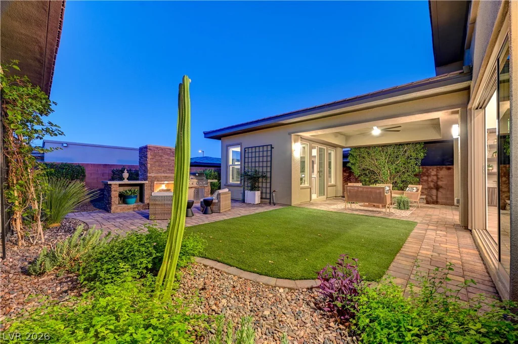 6706 Desert Crimson, Las Vegas, NV 89148