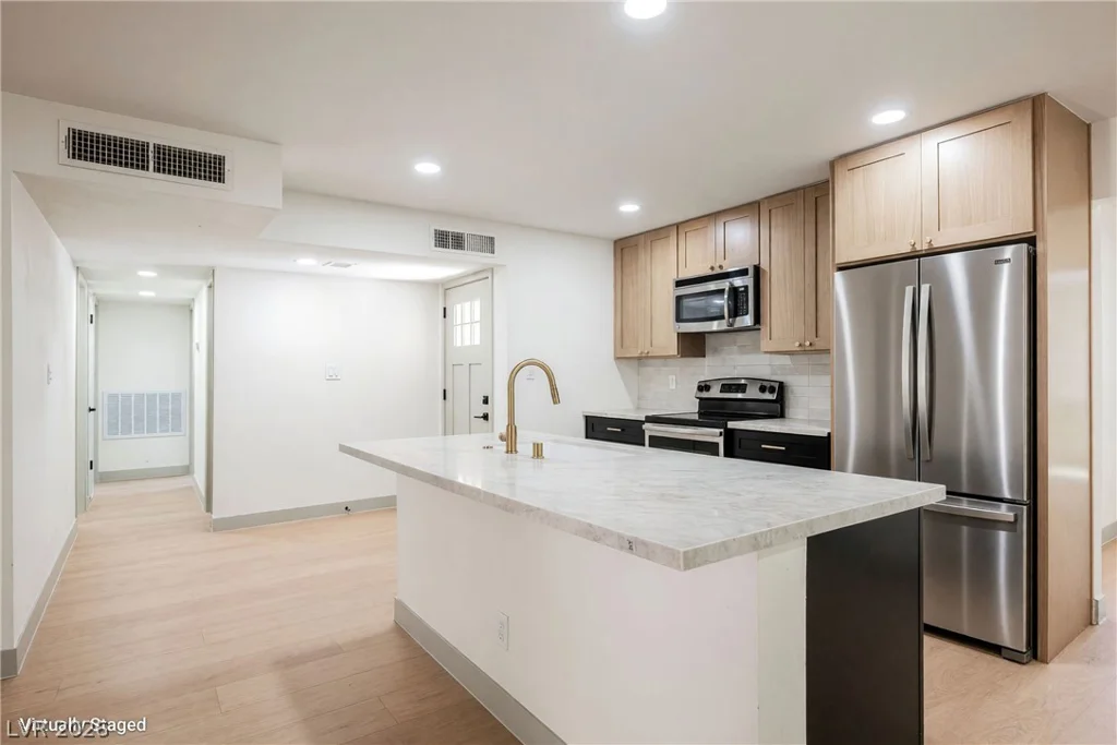 412 Gilday, North Las Vegas, NV 89030