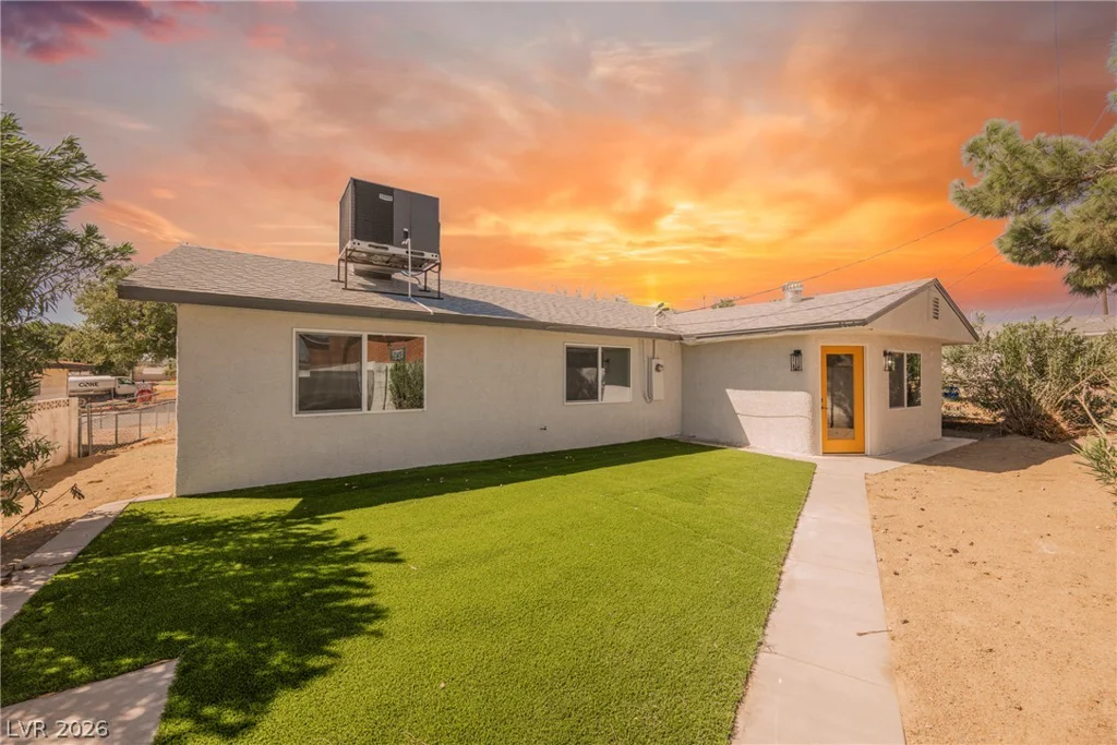 412 Gilday, North Las Vegas, NV 89030