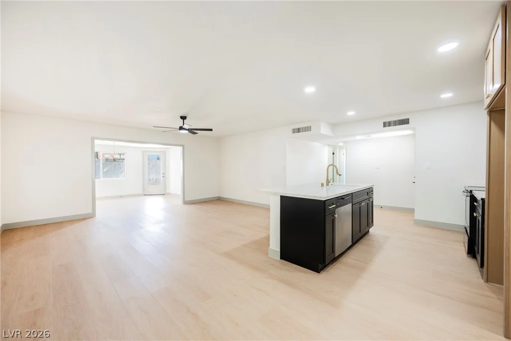 412 Gilday, North Las Vegas, NV 89030