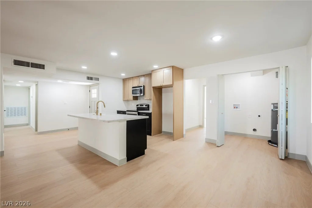 412 Gilday, North Las Vegas, NV 89030