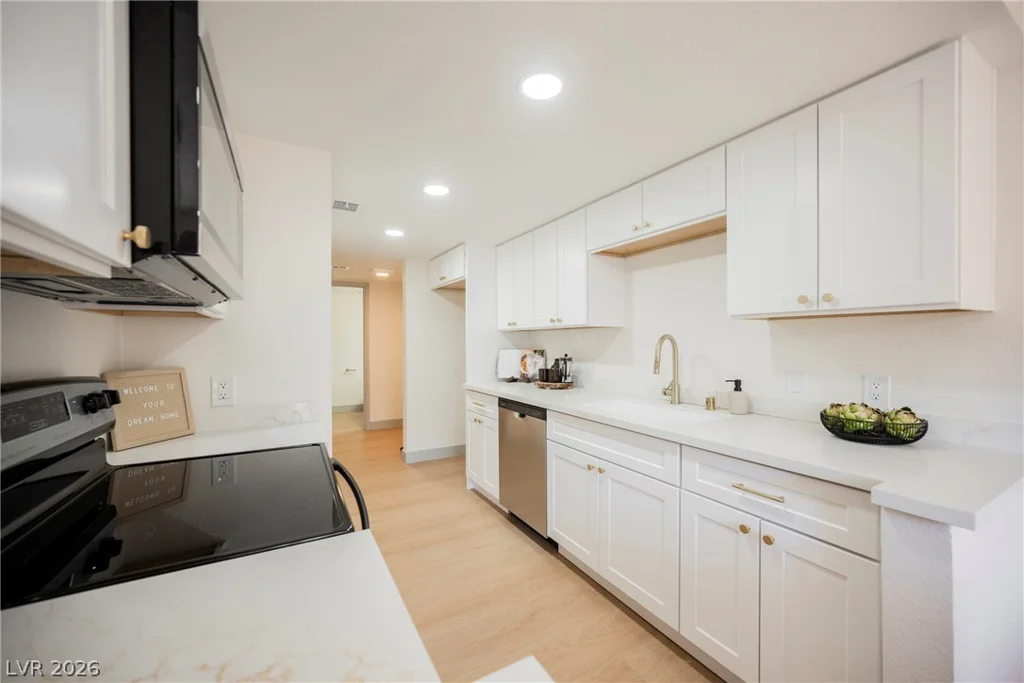4531 Del Oro, Las Vegas, NV 89102