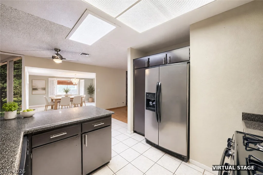 6712 Oak Valley, Las Vegas, NV 89103
