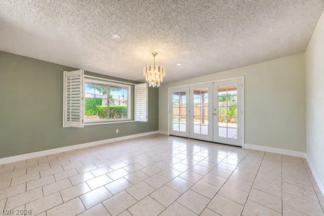 6712 Oak Valley, Las Vegas, NV 89103