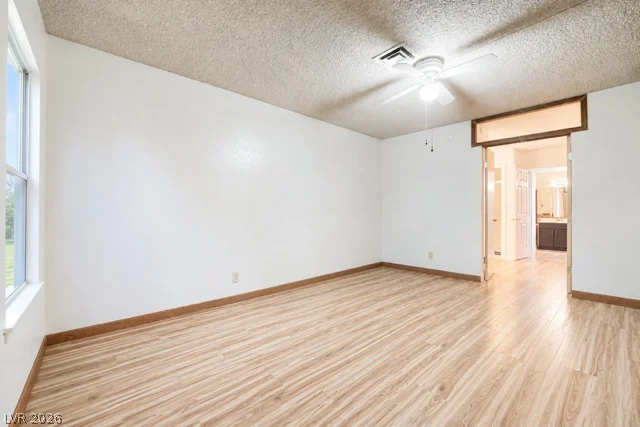 6712 Oak Valley, Las Vegas, NV 89103