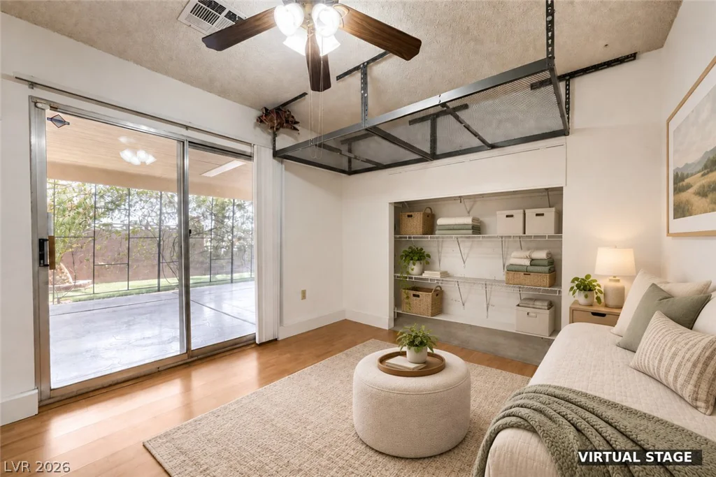 6712 Oak Valley, Las Vegas, NV 89103