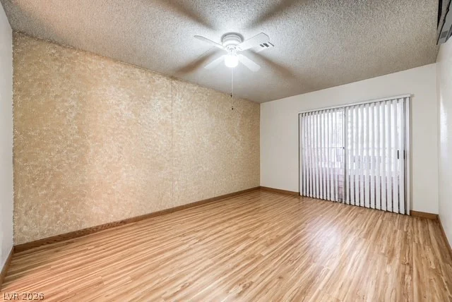 6712 Oak Valley, Las Vegas, NV 89103