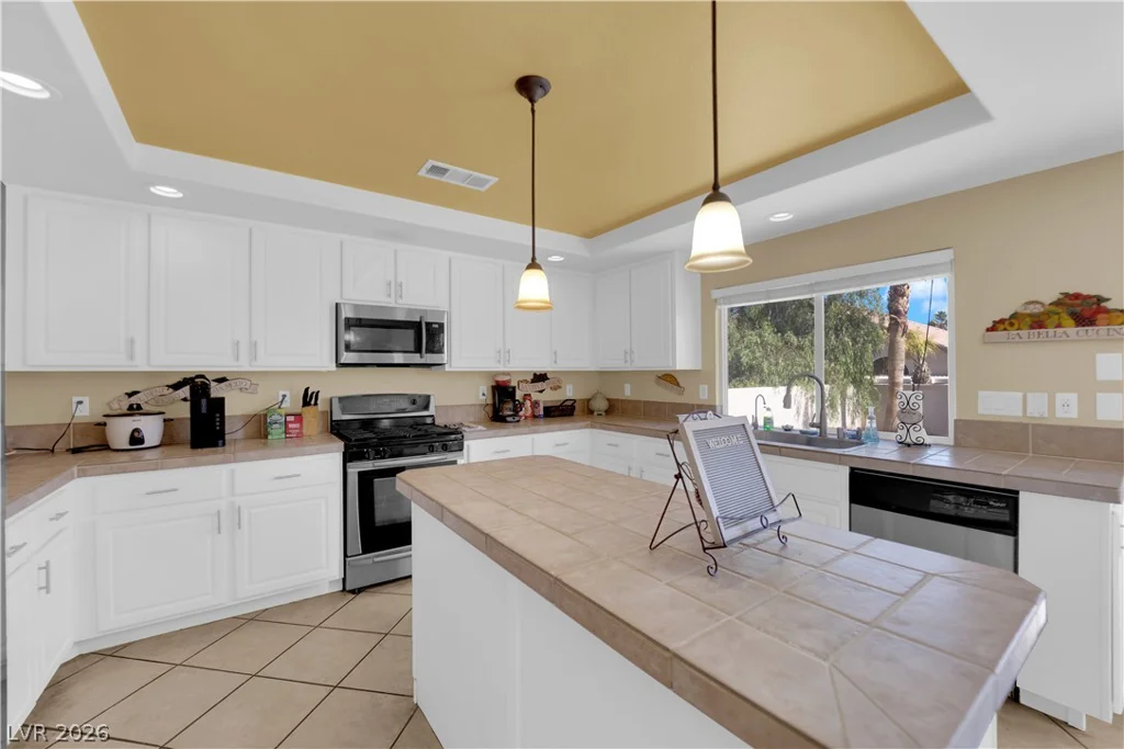 9852 Snowy Canyon, Las Vegas, NV 89183