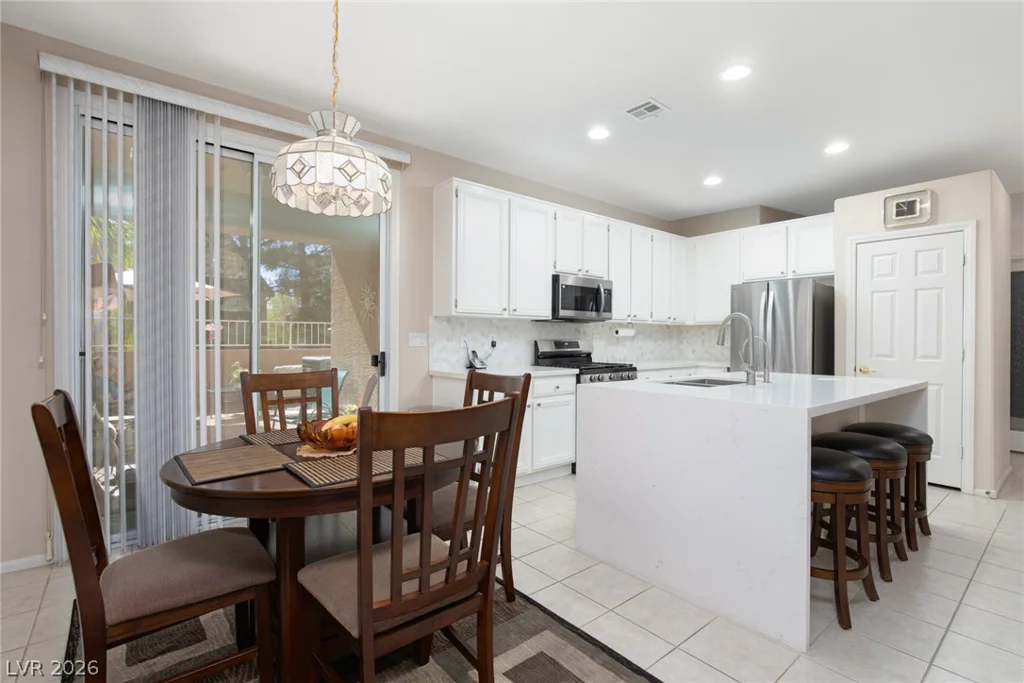 10713 Glen Ellyn, Las Vegas, NV 89144