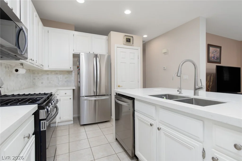 10713 Glen Ellyn, Las Vegas, NV 89144