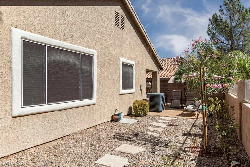 10713 Glen Ellyn, Las Vegas, NV 89144