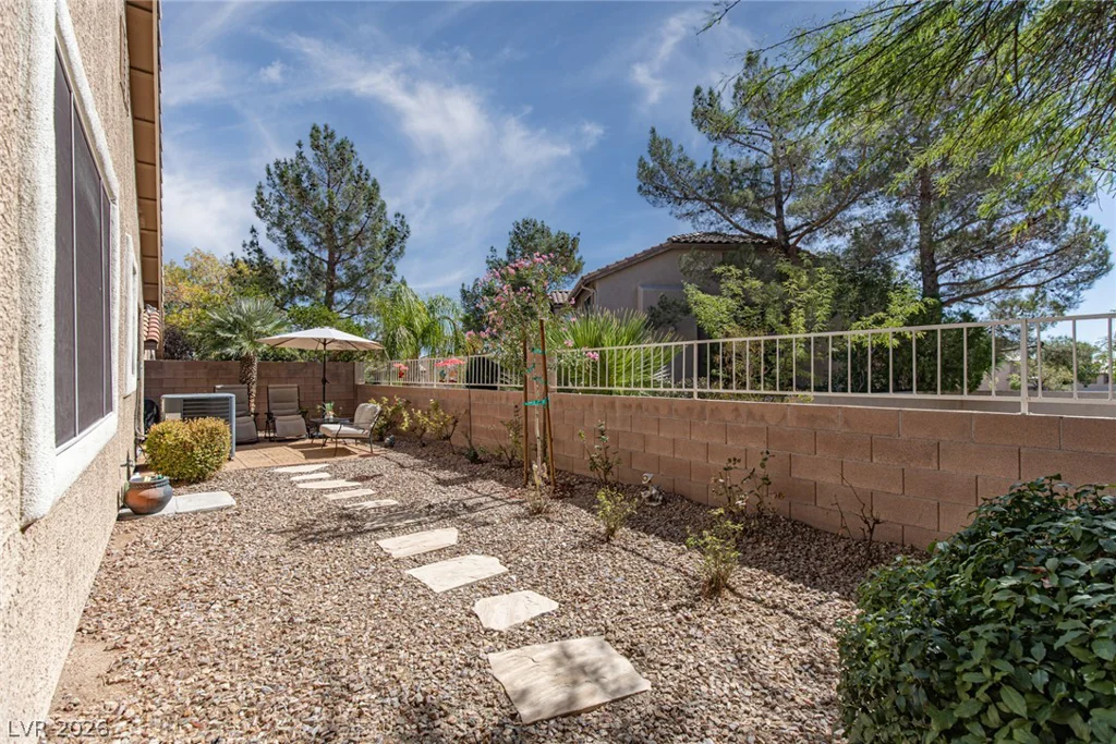 10713 Glen Ellyn, Las Vegas, NV 89144