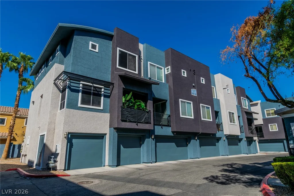 9050 Tropicana, Las Vegas, NV 89147