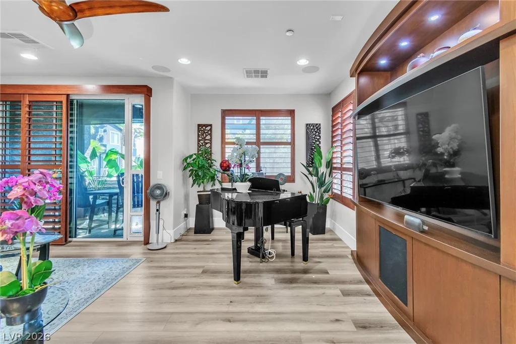 9050 Tropicana, Las Vegas, NV 89147