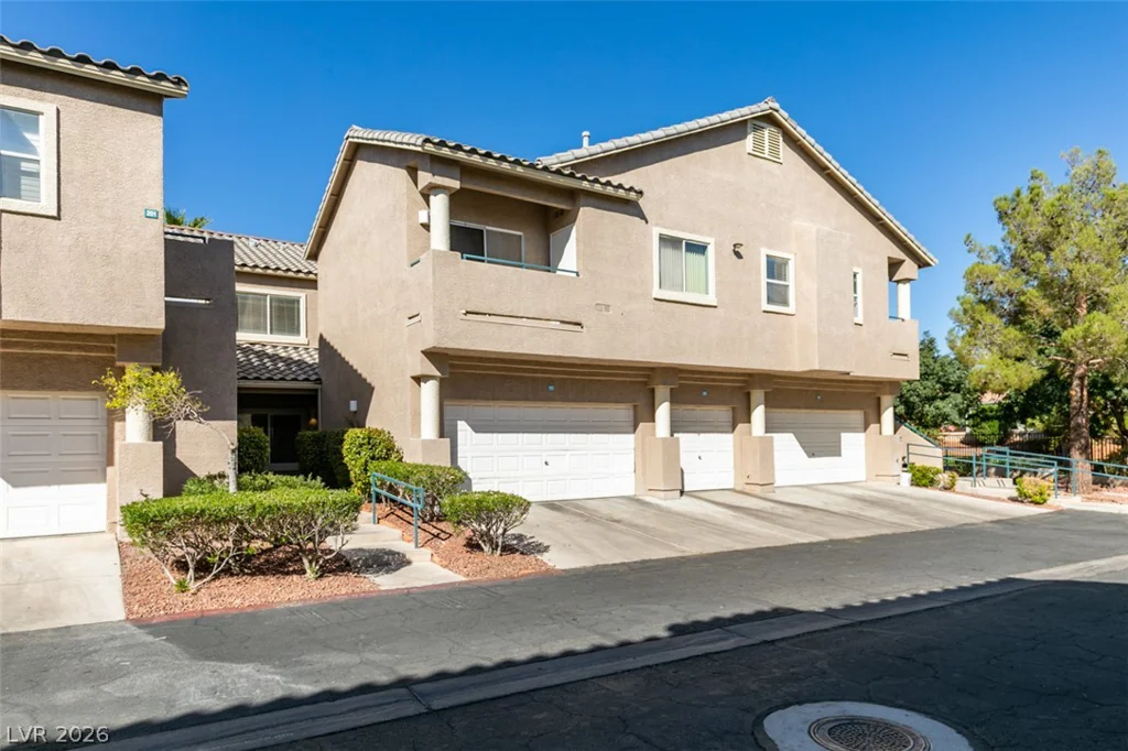 2001 Jade Creek, Las Vegas, NV 89117