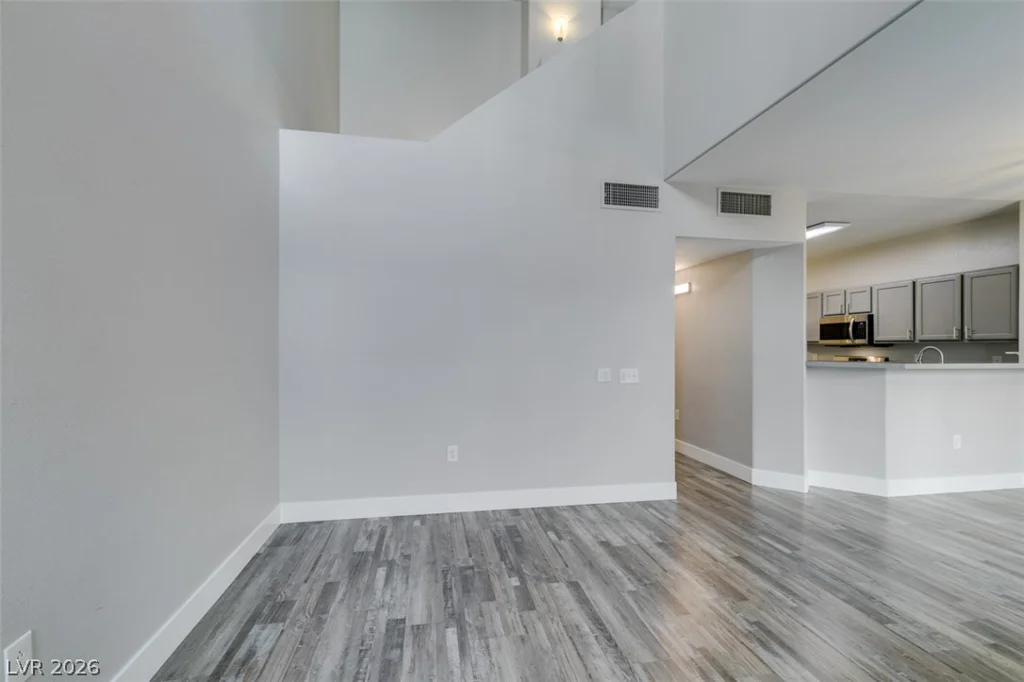 2001 Jade Creek, Las Vegas, NV 89117