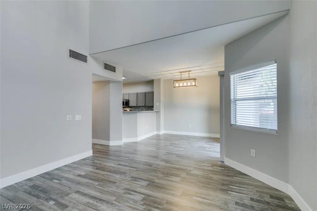 2001 Jade Creek, Las Vegas, NV 89117