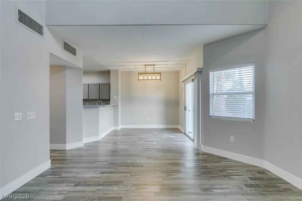 2001 Jade Creek, Las Vegas, NV 89117