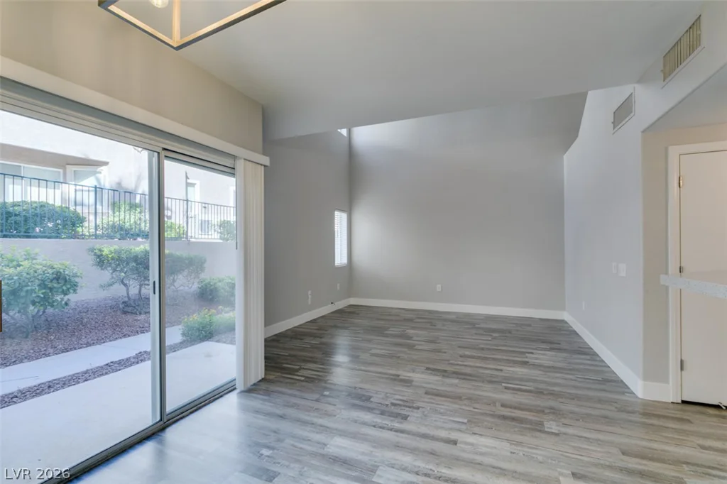 2001 Jade Creek, Las Vegas, NV 89117