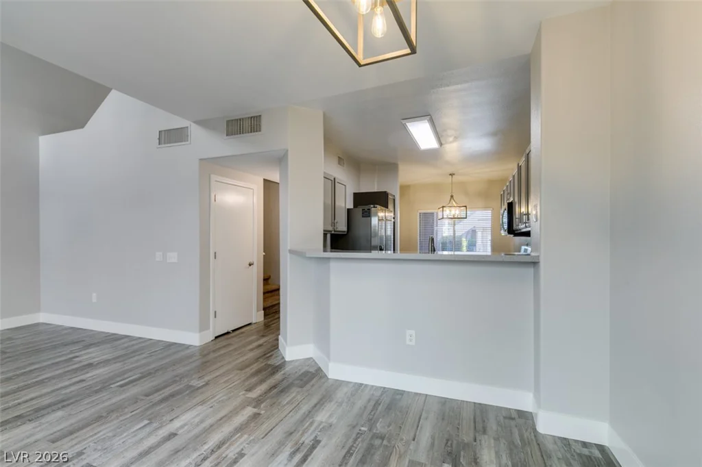 2001 Jade Creek, Las Vegas, NV 89117