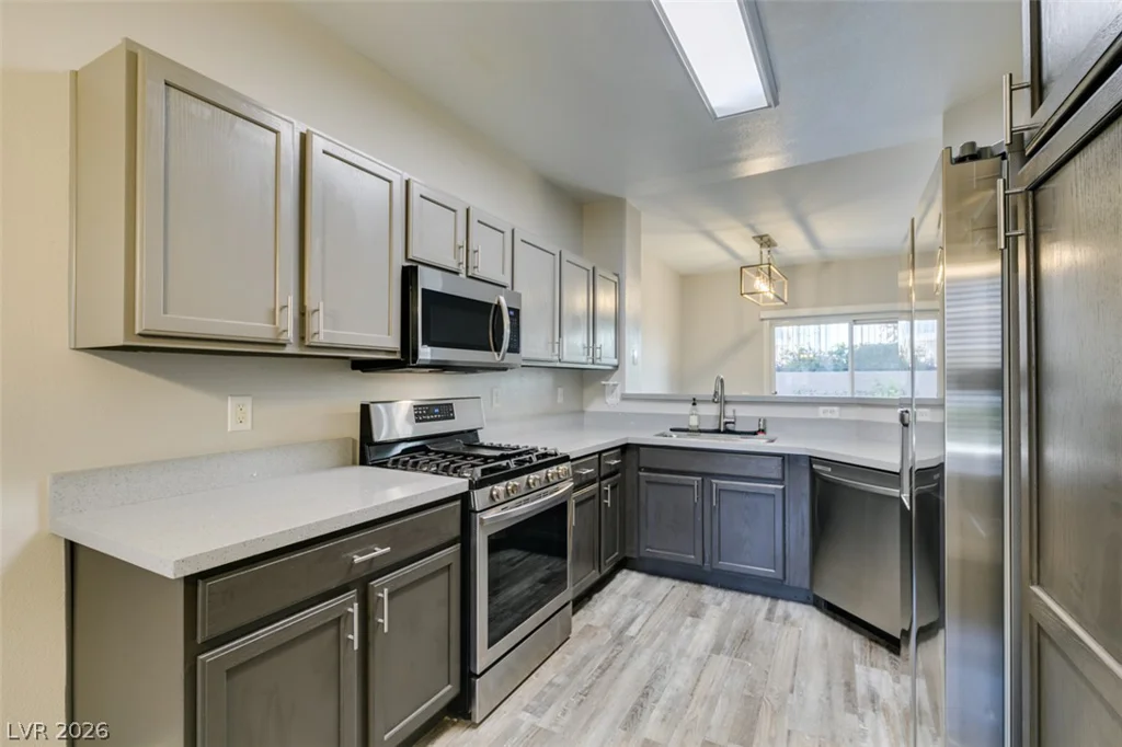 2001 Jade Creek, Las Vegas, NV 89117
