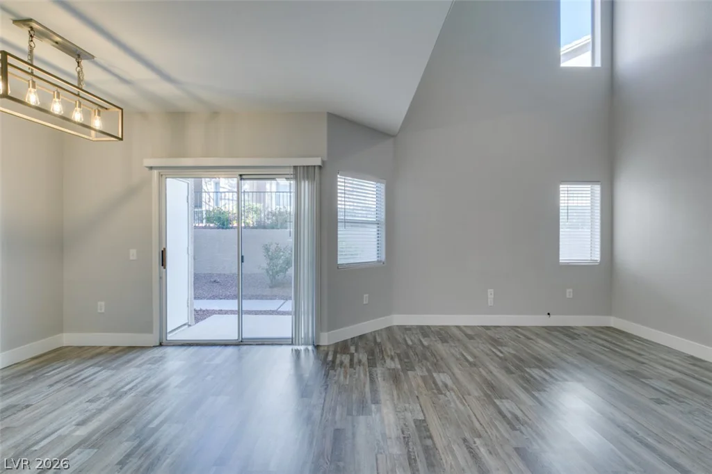2001 Jade Creek, Las Vegas, NV 89117