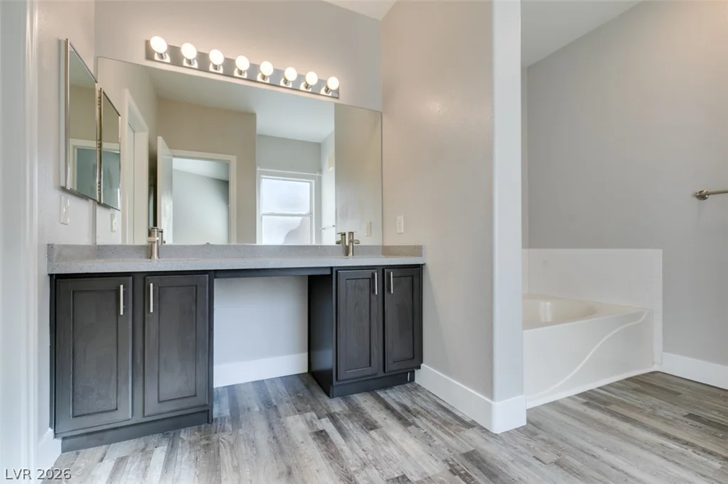 2001 Jade Creek, Las Vegas, NV 89117