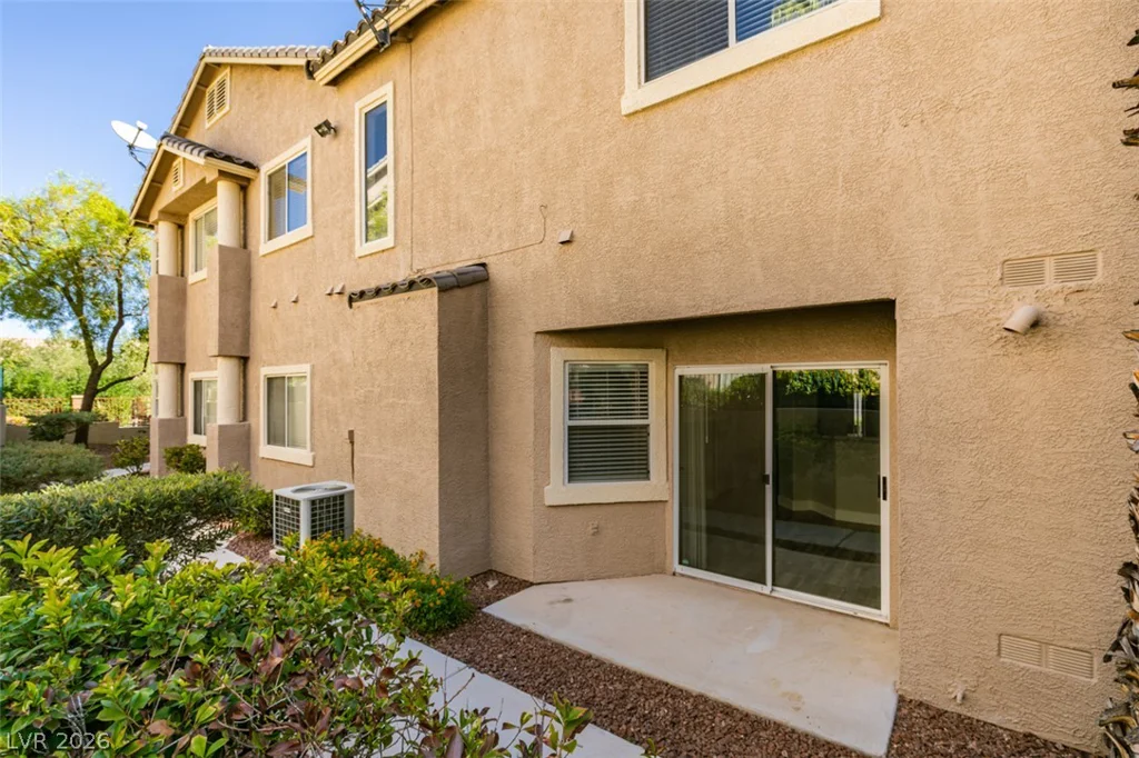 2001 Jade Creek, Las Vegas, NV 89117