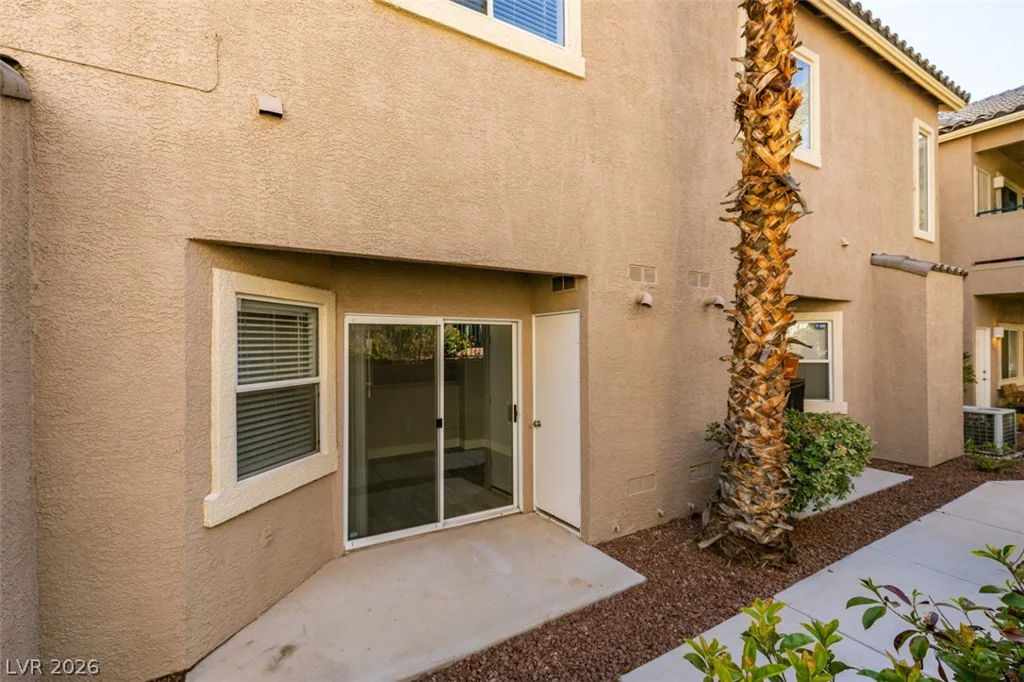 2001 Jade Creek, Las Vegas, NV 89117