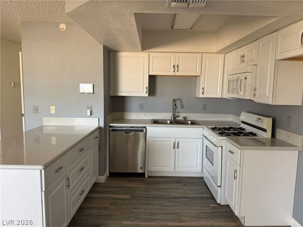 761 Rock Springs, Las Vegas, NV 89128