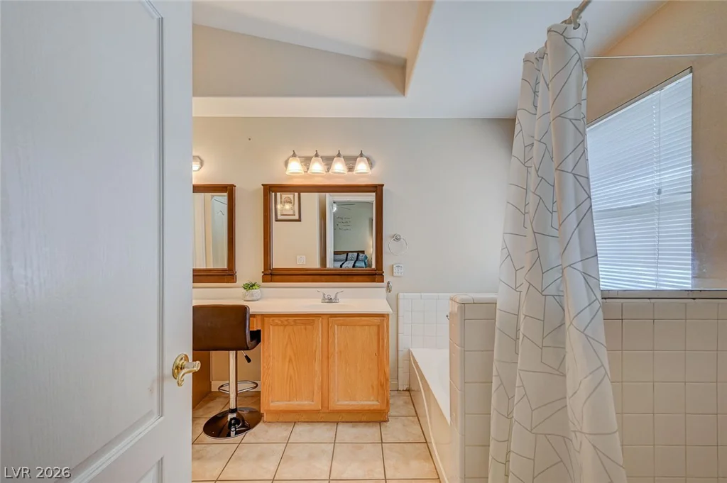 1221 Blazing Sand, Las Vegas, NV 89110