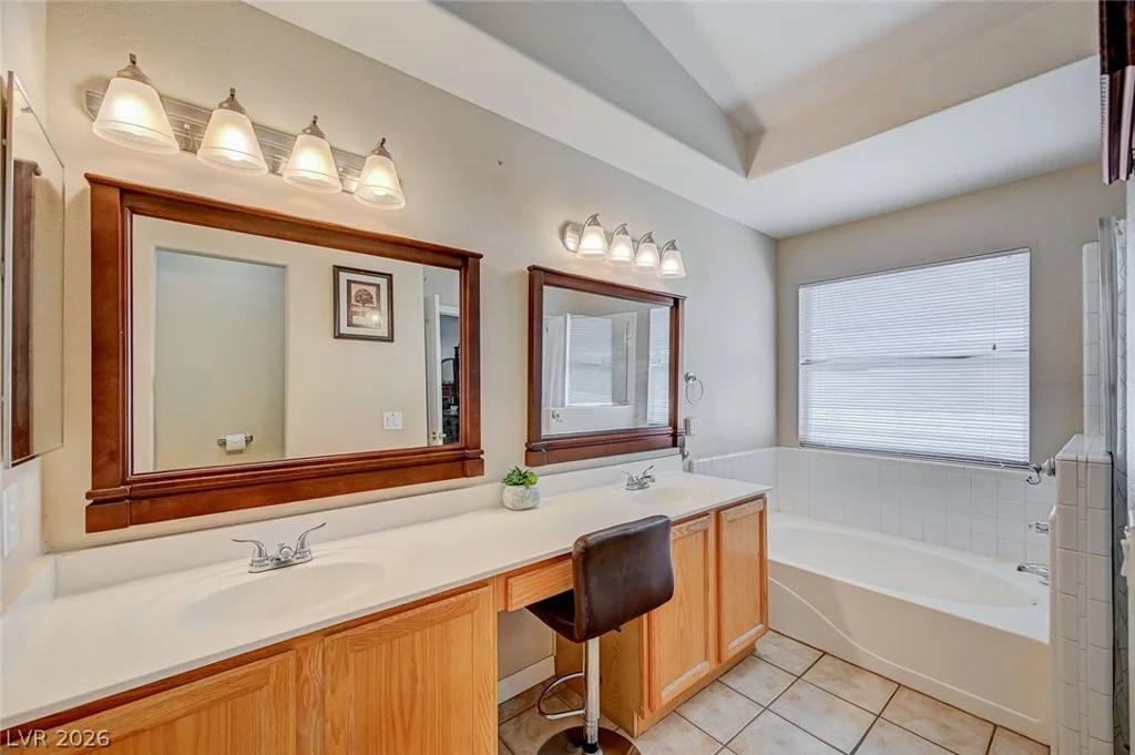 1221 Blazing Sand, Las Vegas, NV 89110
